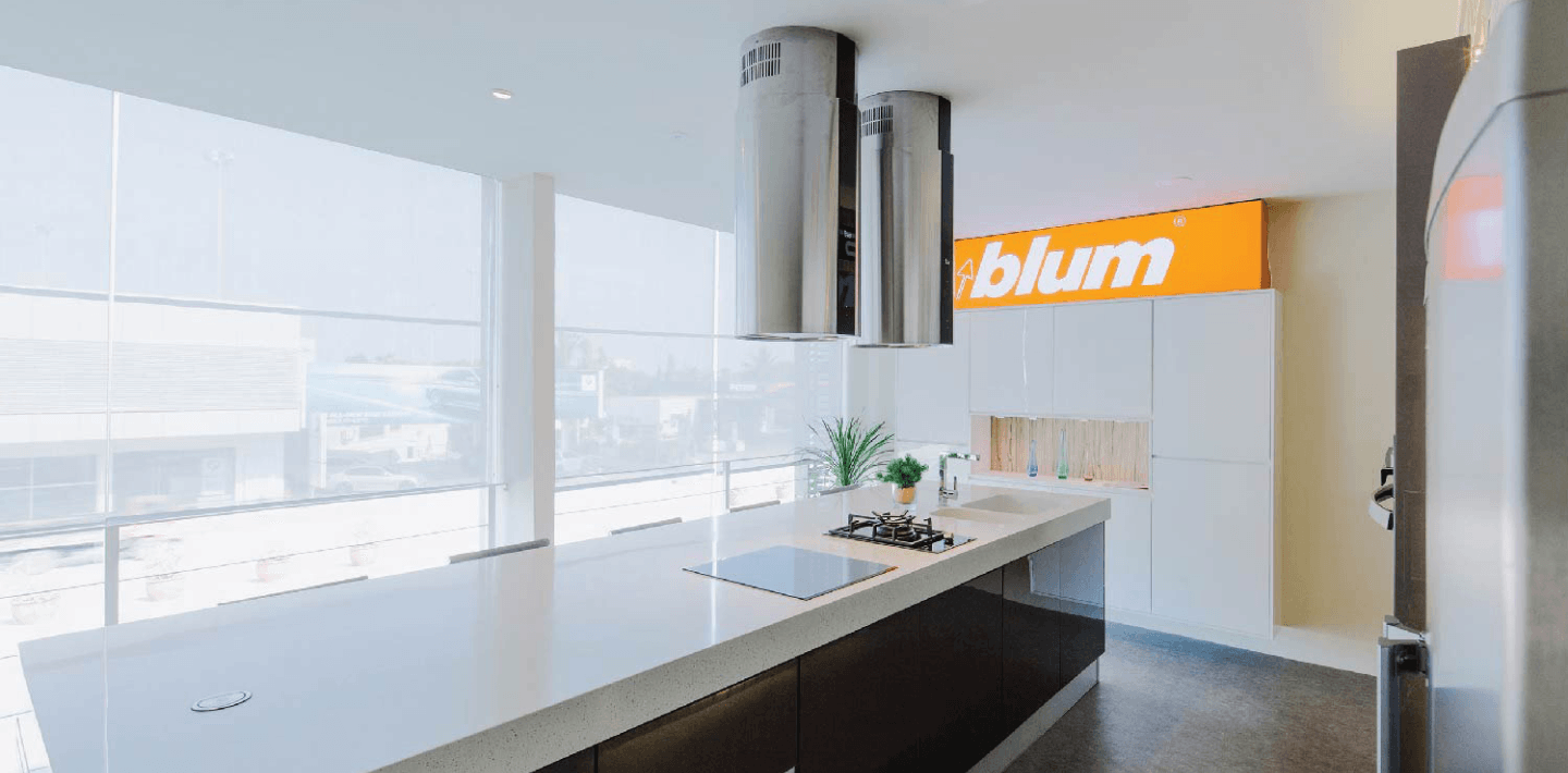 Lawatan ruang pameran Total Kitchen Marketing